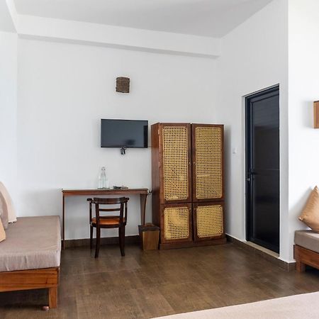 Bay Vista Hotel Аругам Бей Екстериор снимка