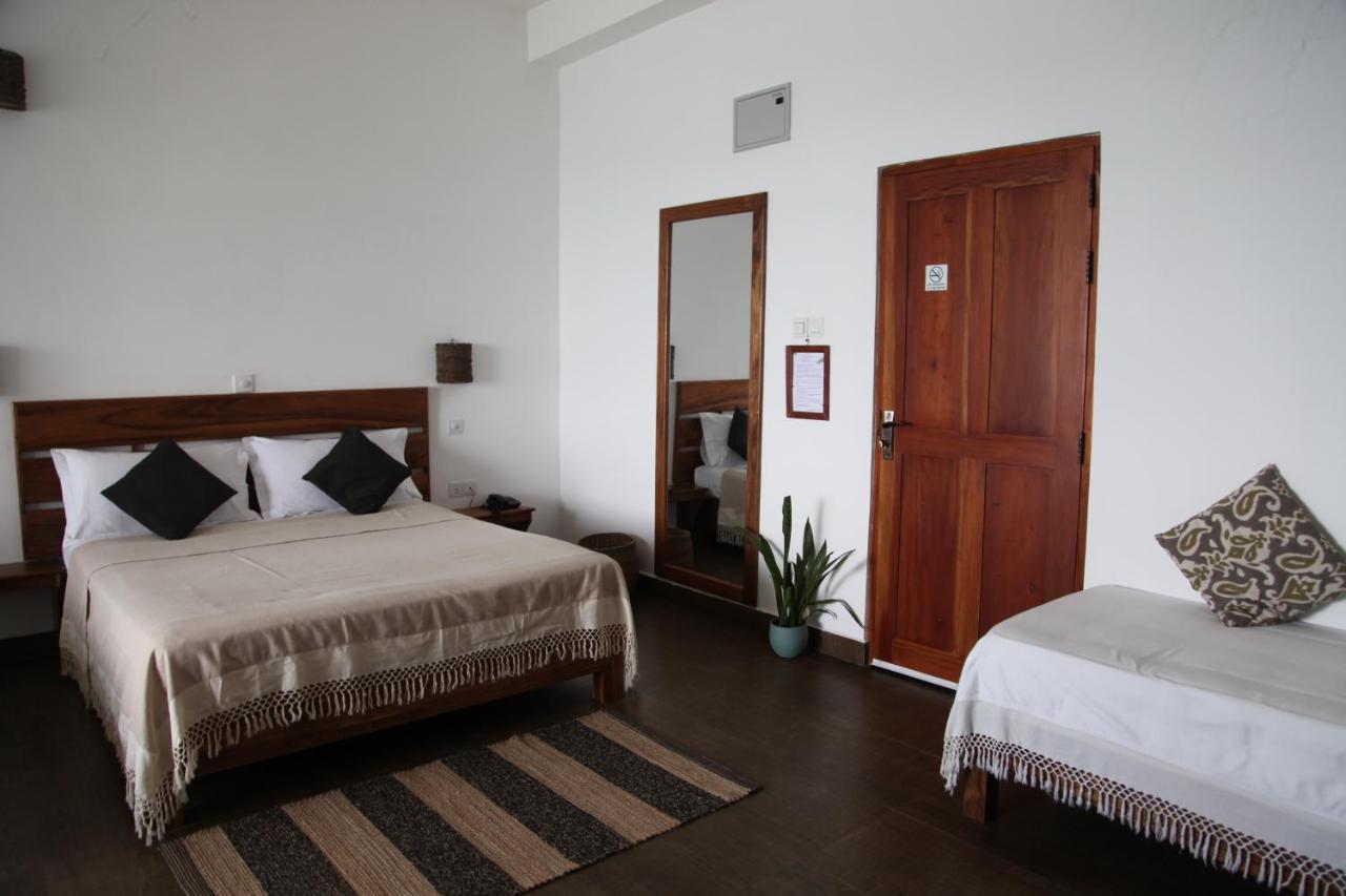 Bay Vista Hotel Аругам Бей Екстериор снимка