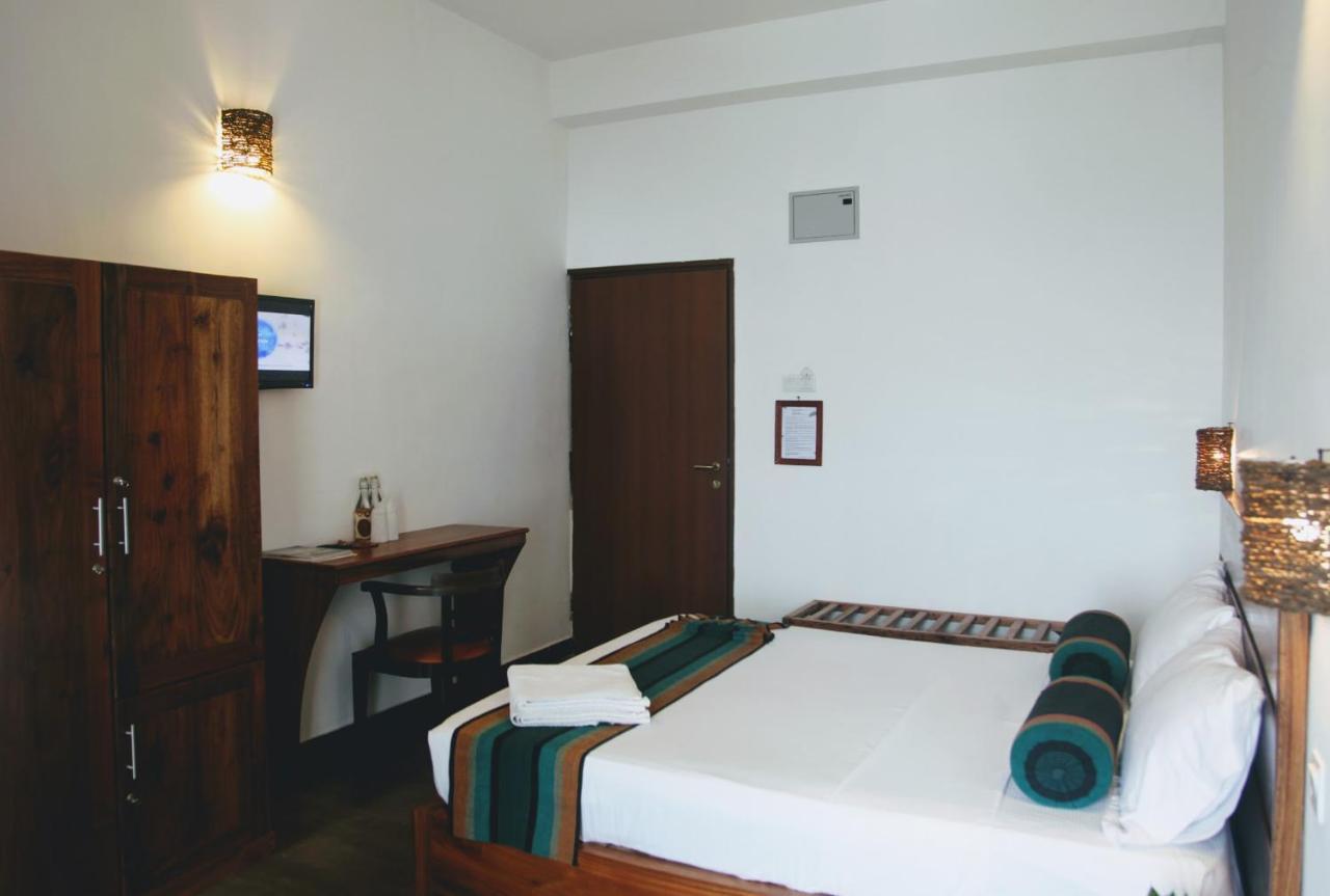 Bay Vista Hotel Аругам Бей Екстериор снимка