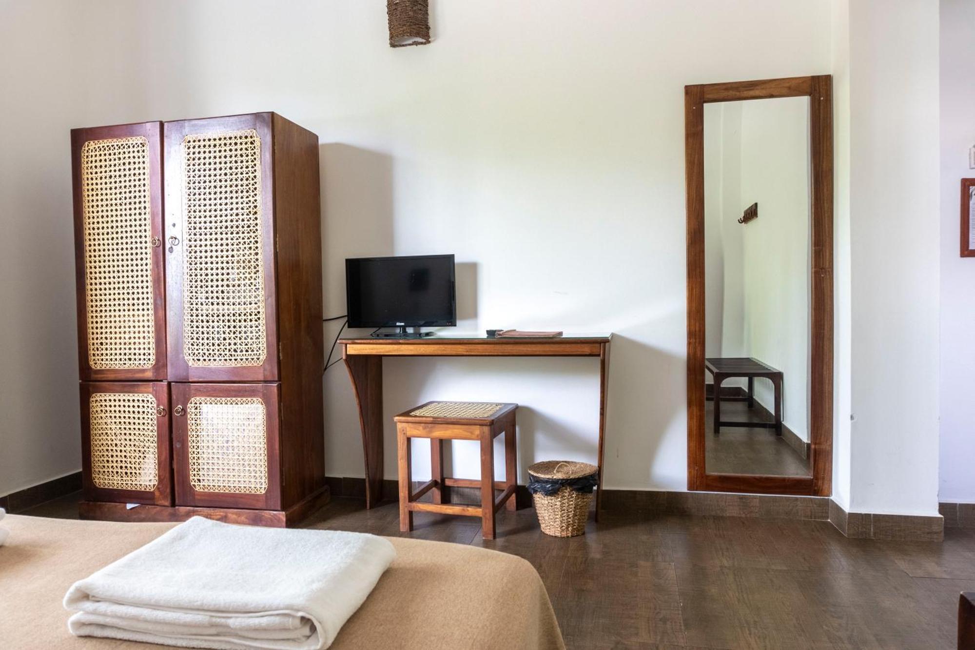 Bay Vista Hotel Аругам Бей Екстериор снимка