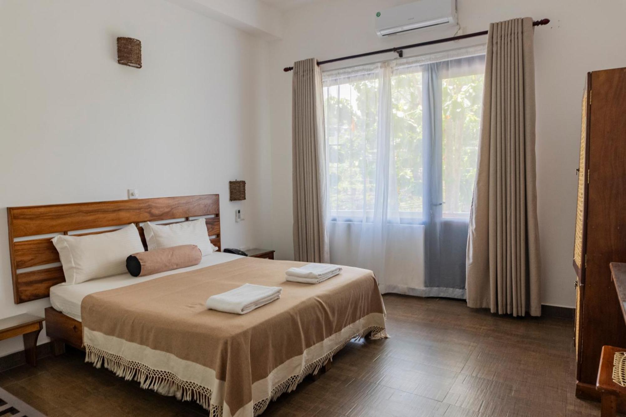 Bay Vista Hotel Аругам Бей Екстериор снимка