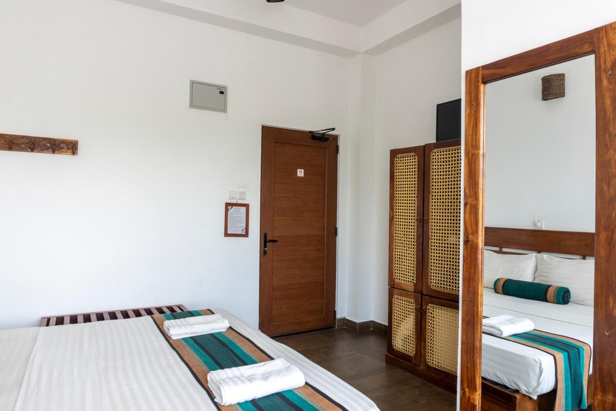 Bay Vista Hotel Аругам Бей Екстериор снимка