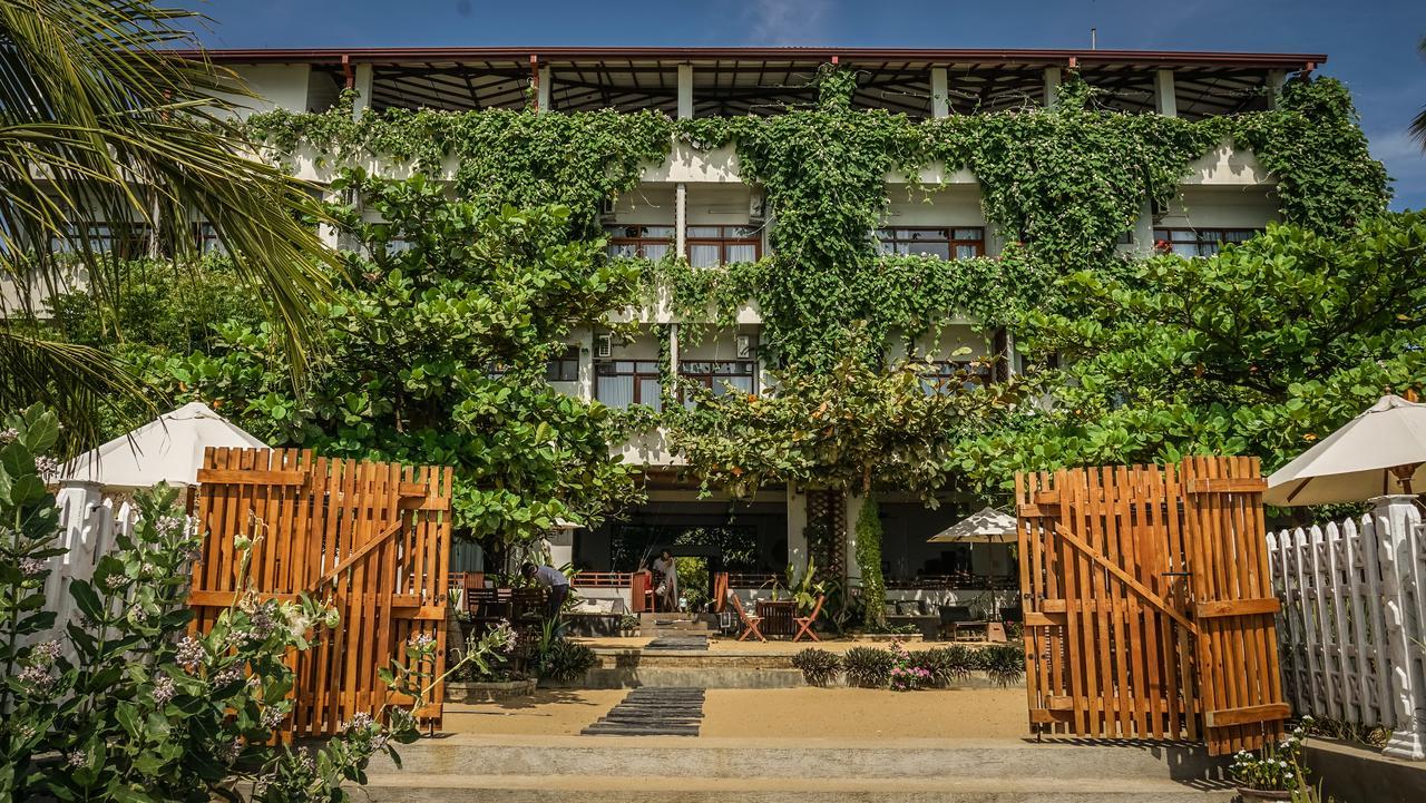 Bay Vista Hotel Аругам Бей Екстериор снимка